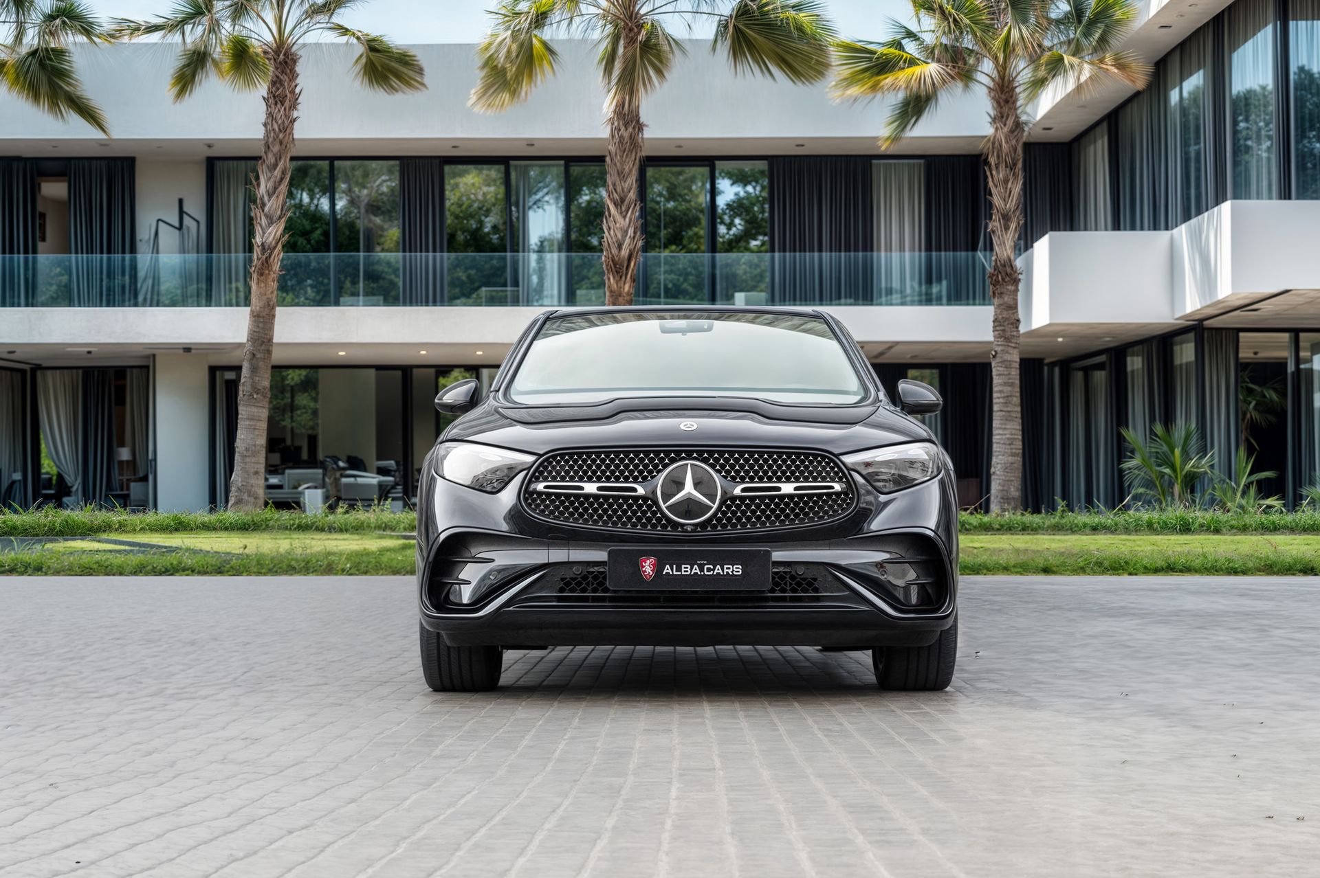 2025 Mercedes-Benz GLC photo 4