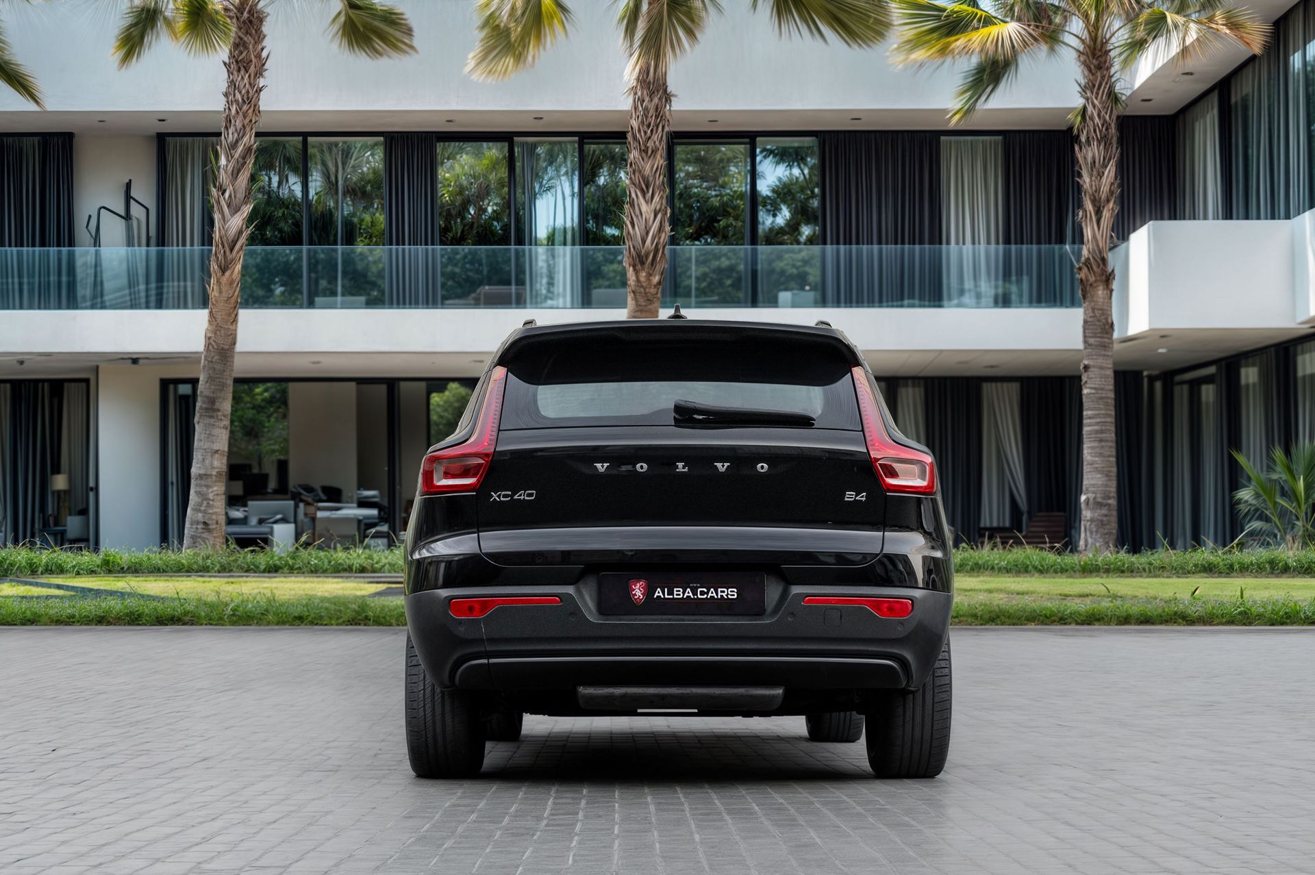 2024 Volvo XC40 photo 5