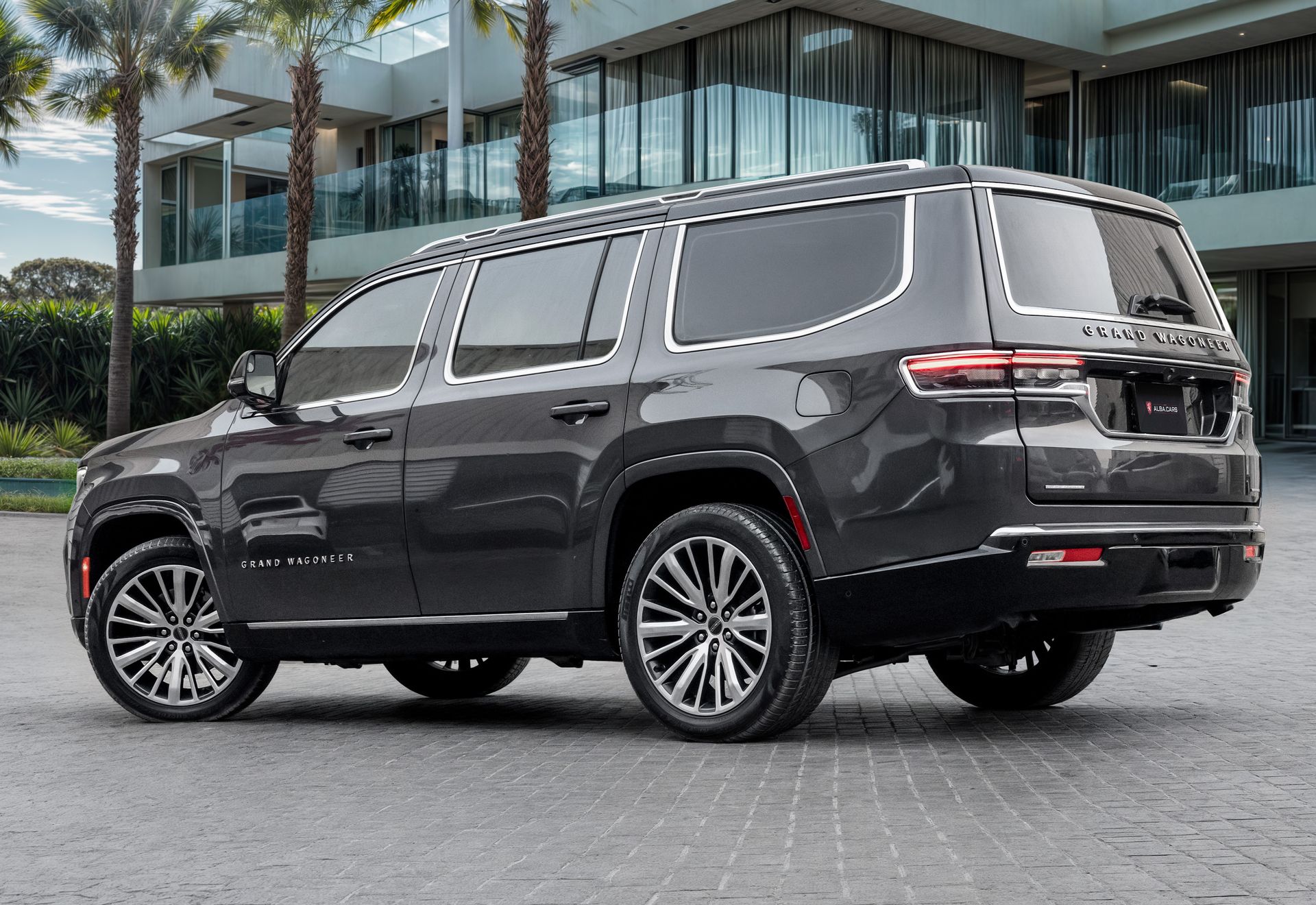 2023 Jeep Grand Wagoneer photo 3