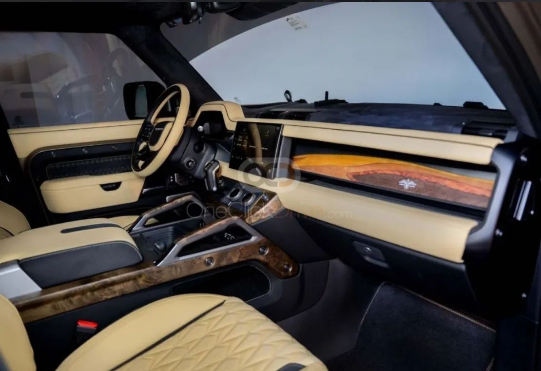 2024 Land Rover Defender photo 4