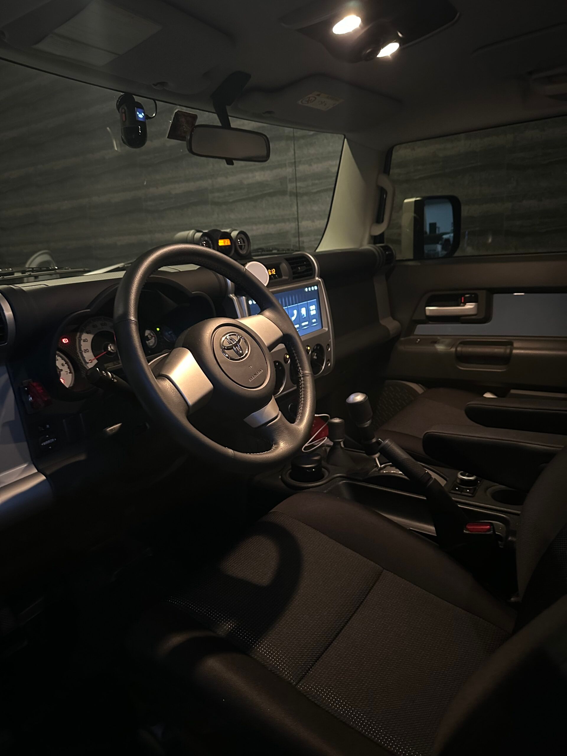 2023 Toyota FJ Cruiser photo 3
