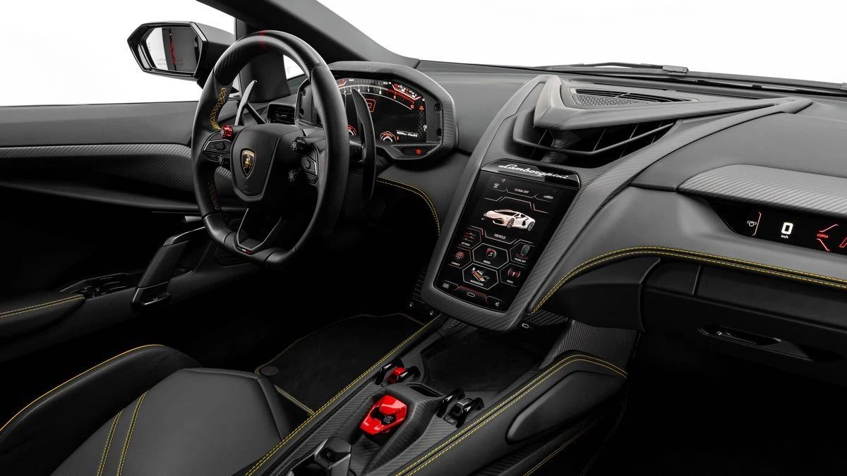 2025 Lamborghini Revuelto photo 4