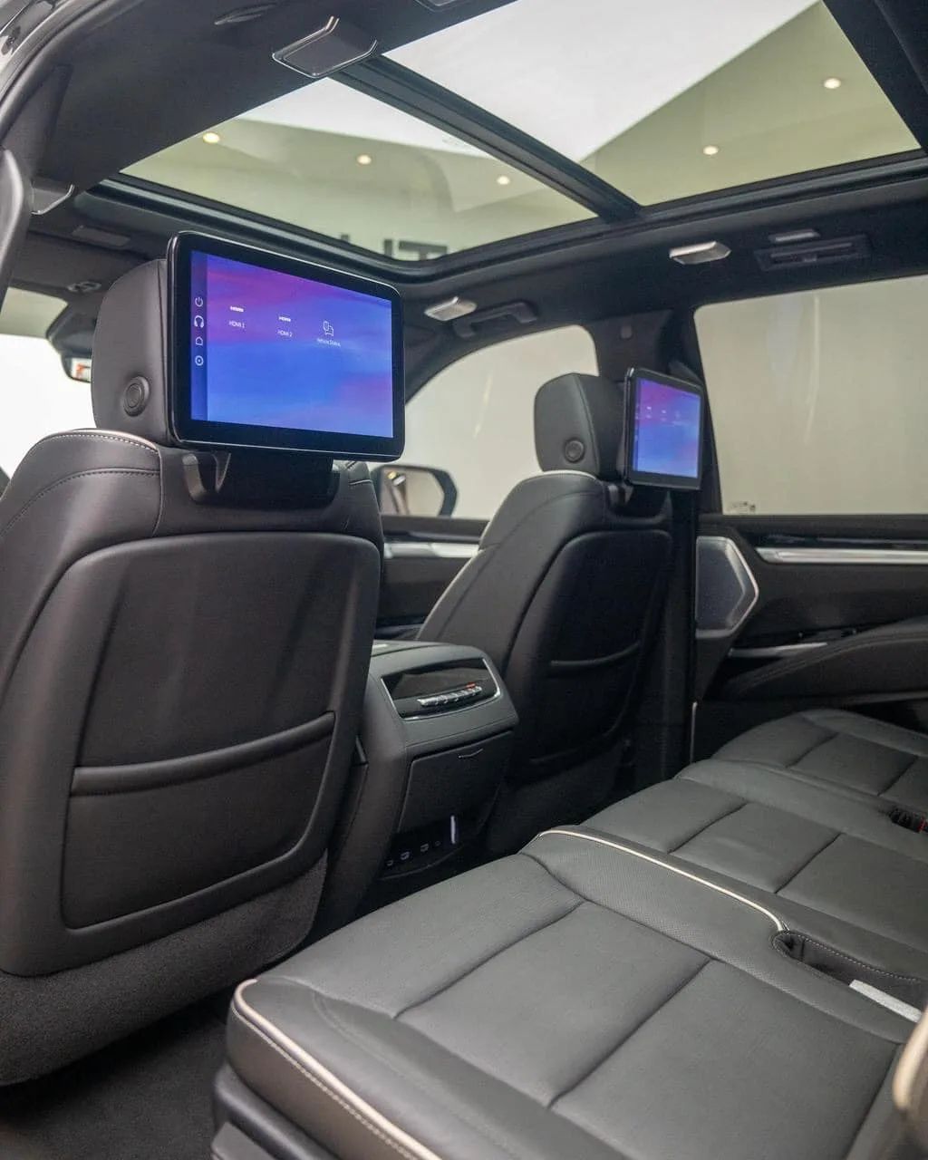 2025 Cadillac Escalade photo 4