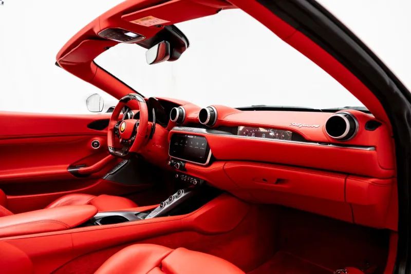 2022 Ferrari Portofino photo 3