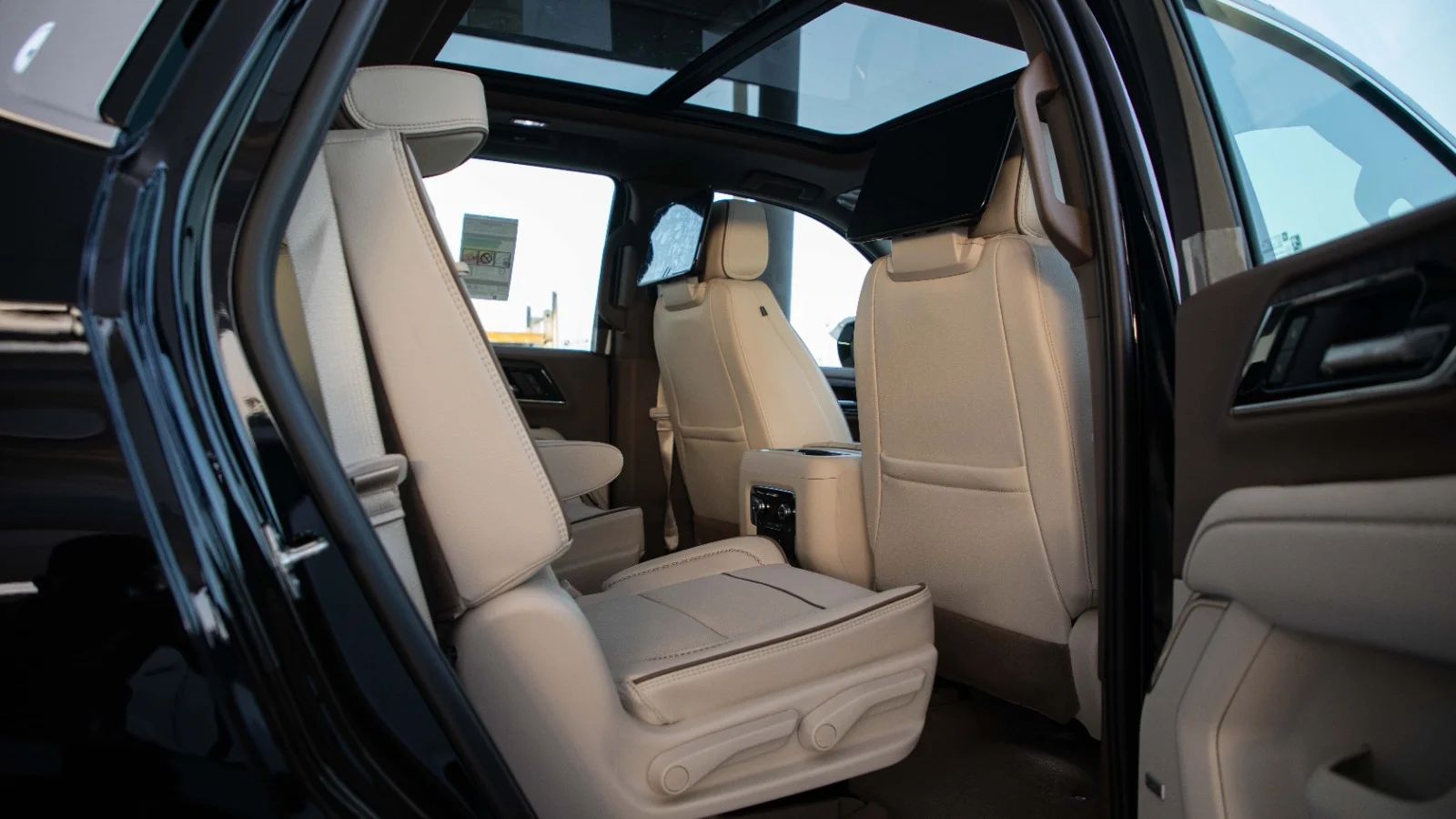 2025 GMC Yukon photo 4
