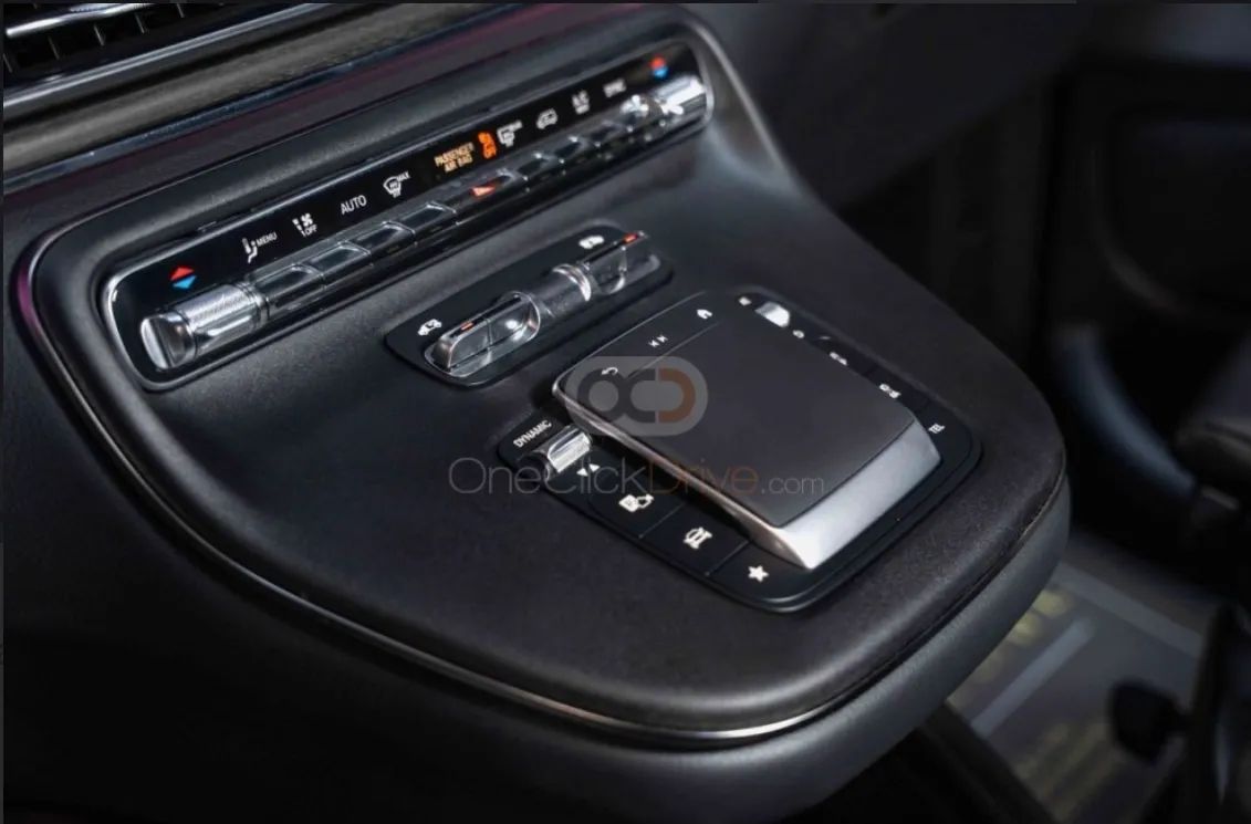 2026 Mercedes-Benz C-Class photo 3