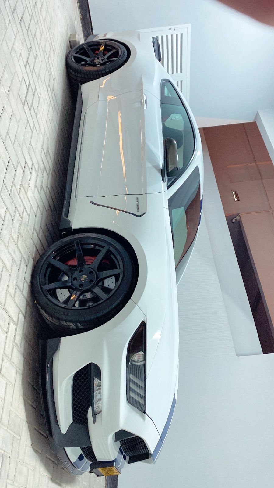 2018 Ford Mustang photo 2