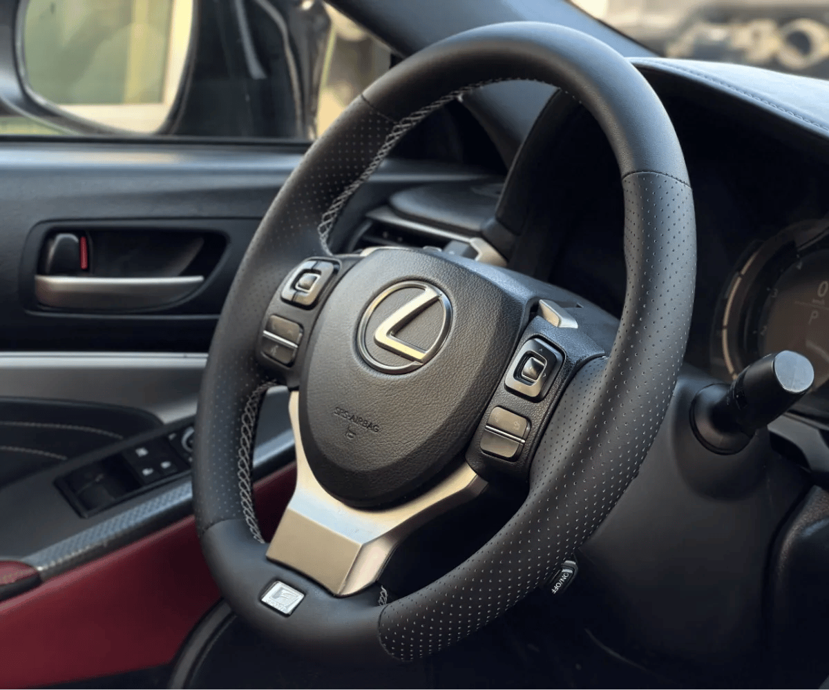 2015 Lexus RC photo 4