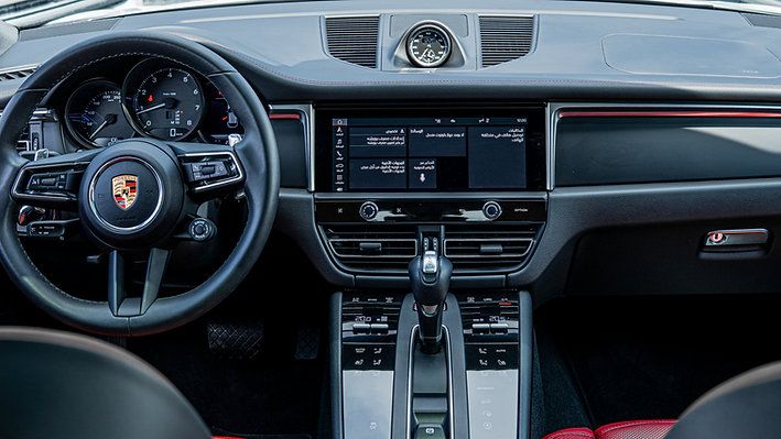 2024 Porsche Macan photo 3
