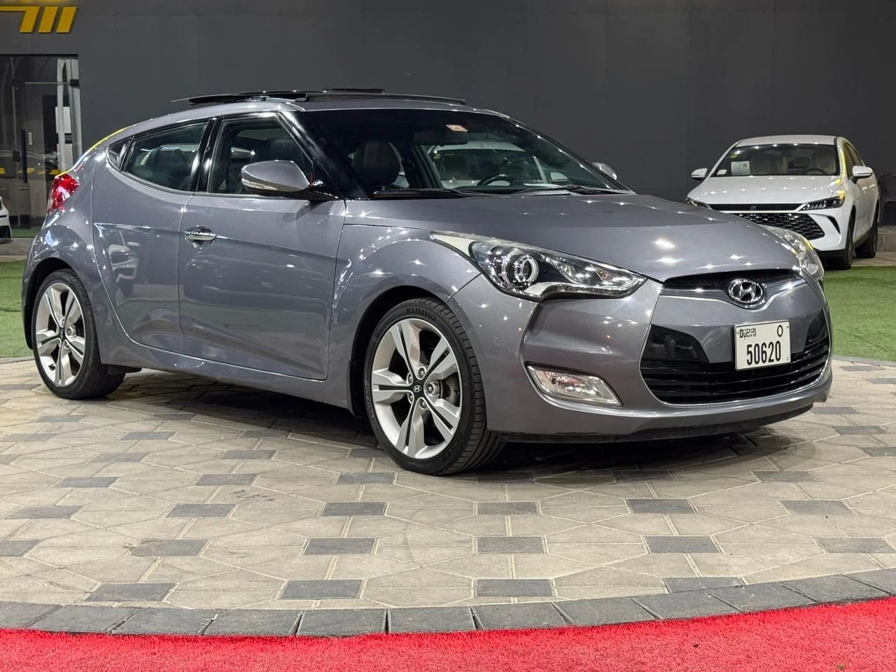 2017 Hyundai Veloster photo 2