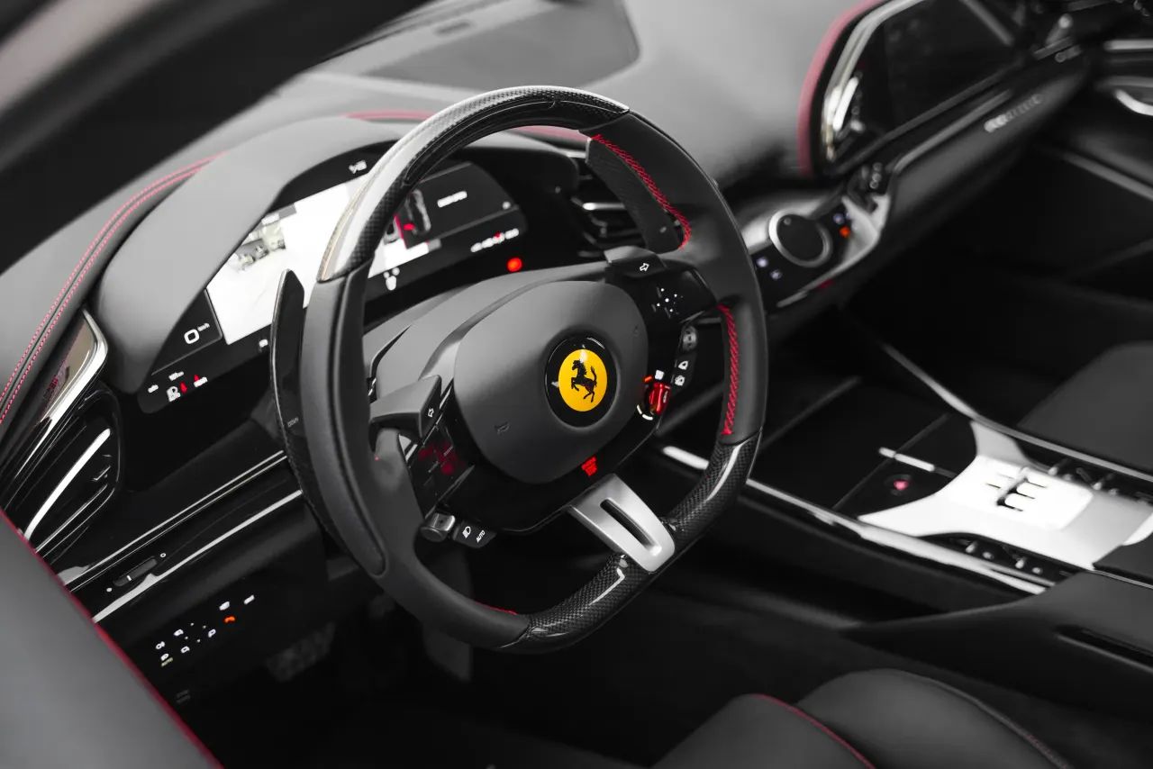 2025 Ferrari Purosangue photo 3