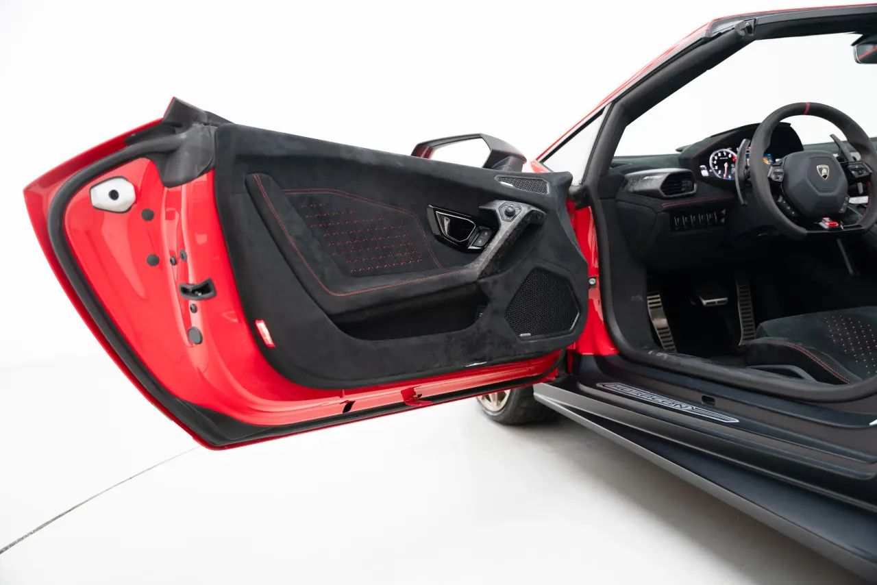 2019 Lamborghini Huracan photo 2