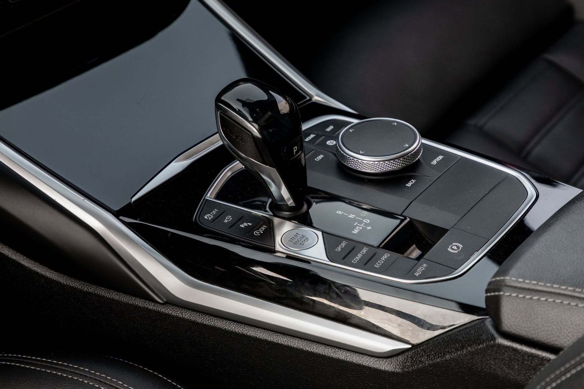 2019 BMW 330i photo 4