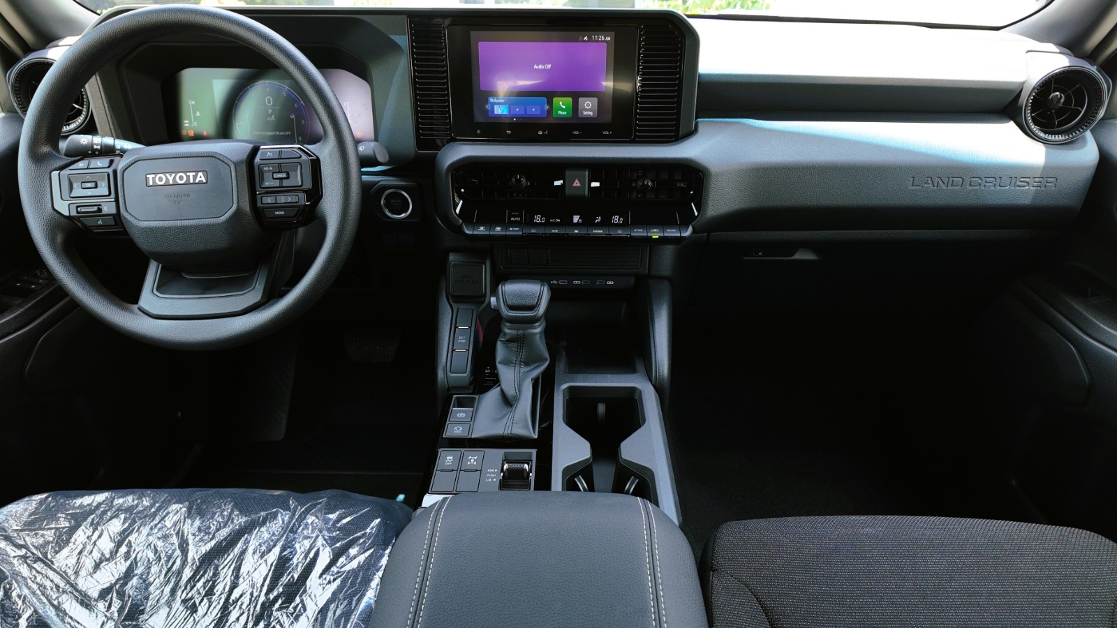 2026 Toyota Land Cruiser Prado photo 2