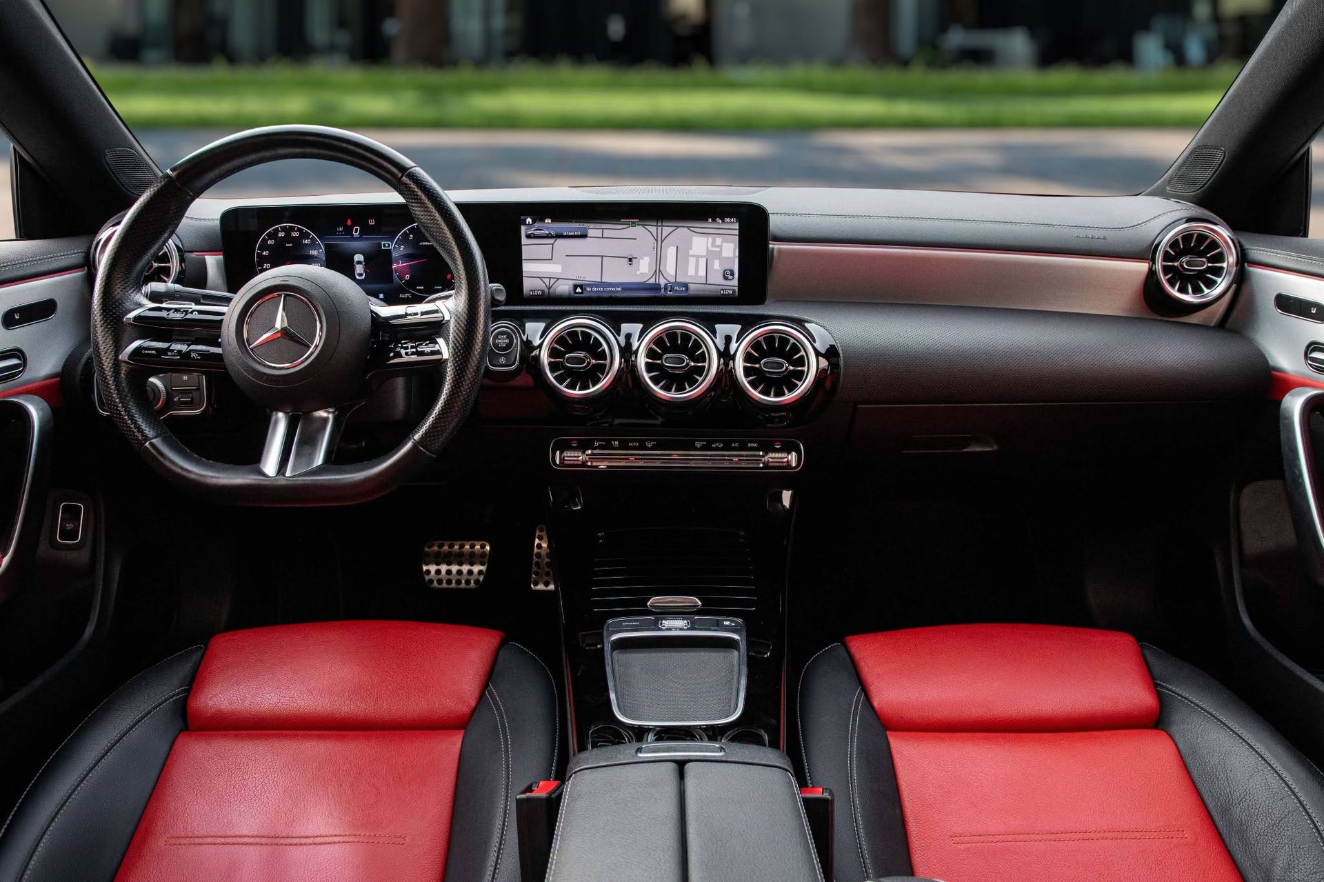2024 Mercedes-Benz CLA 250 photo 2