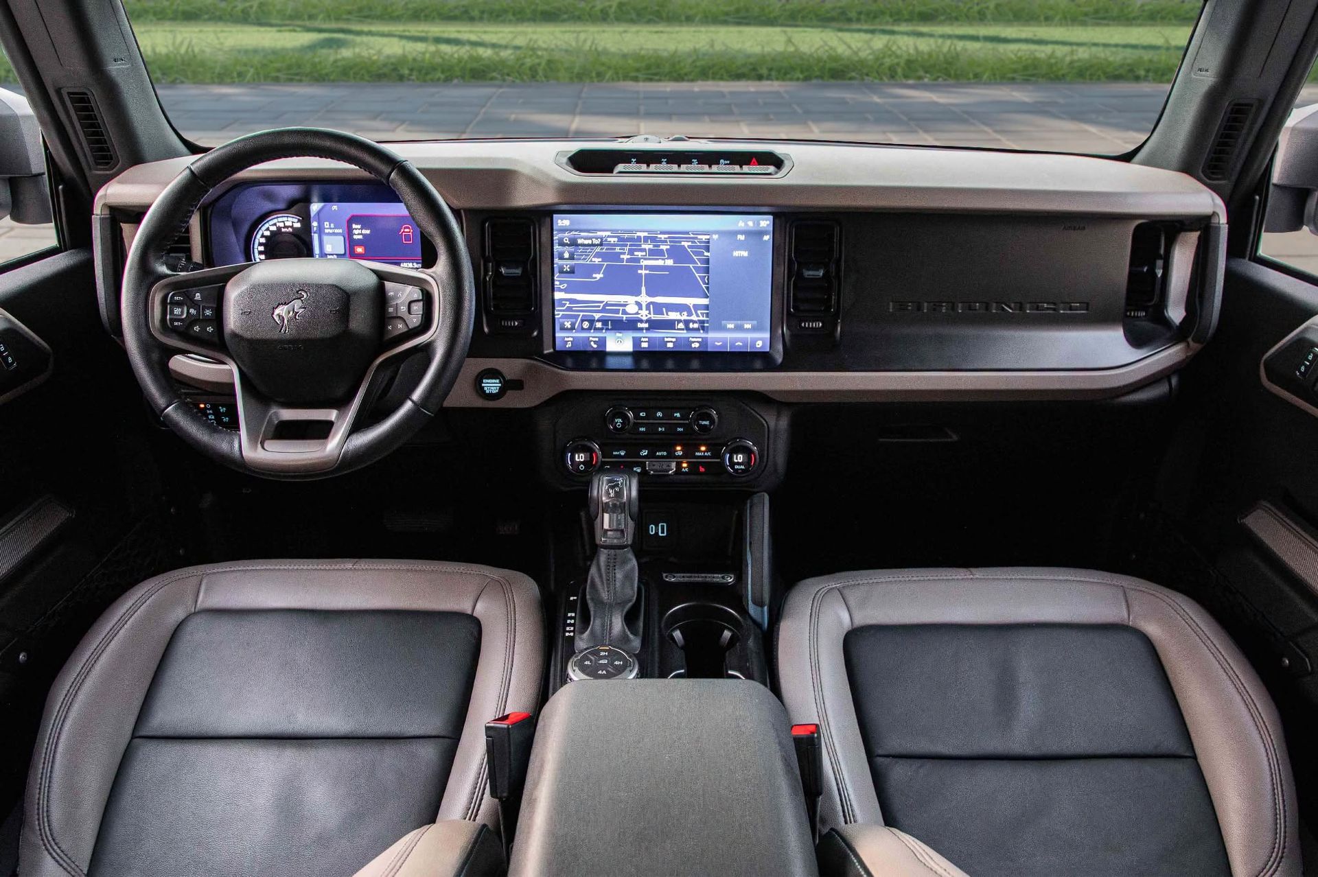 2023 Ford Bronco Widetrack Sport photo 3