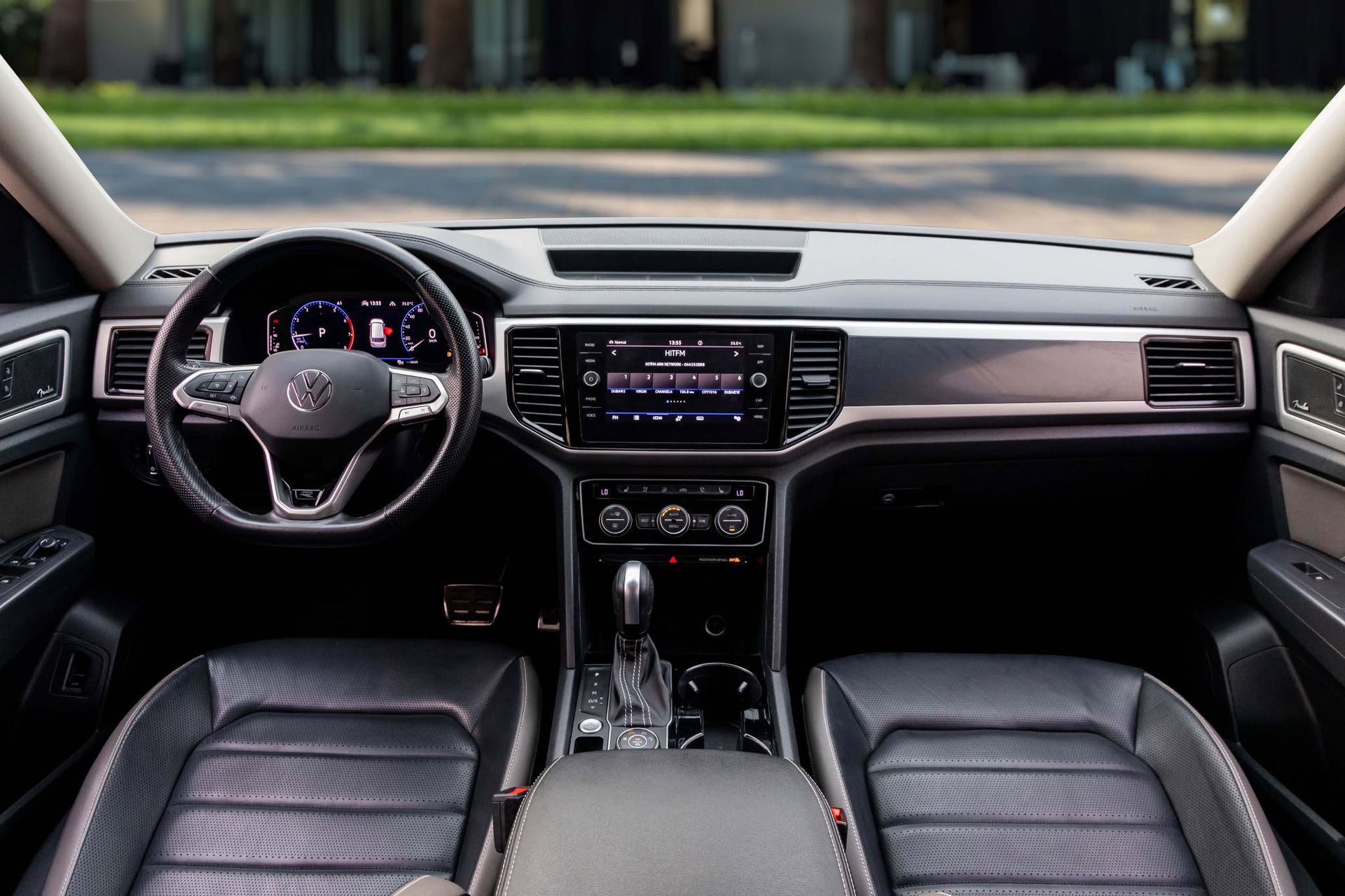 2021 Volkswagen Teramont photo 2