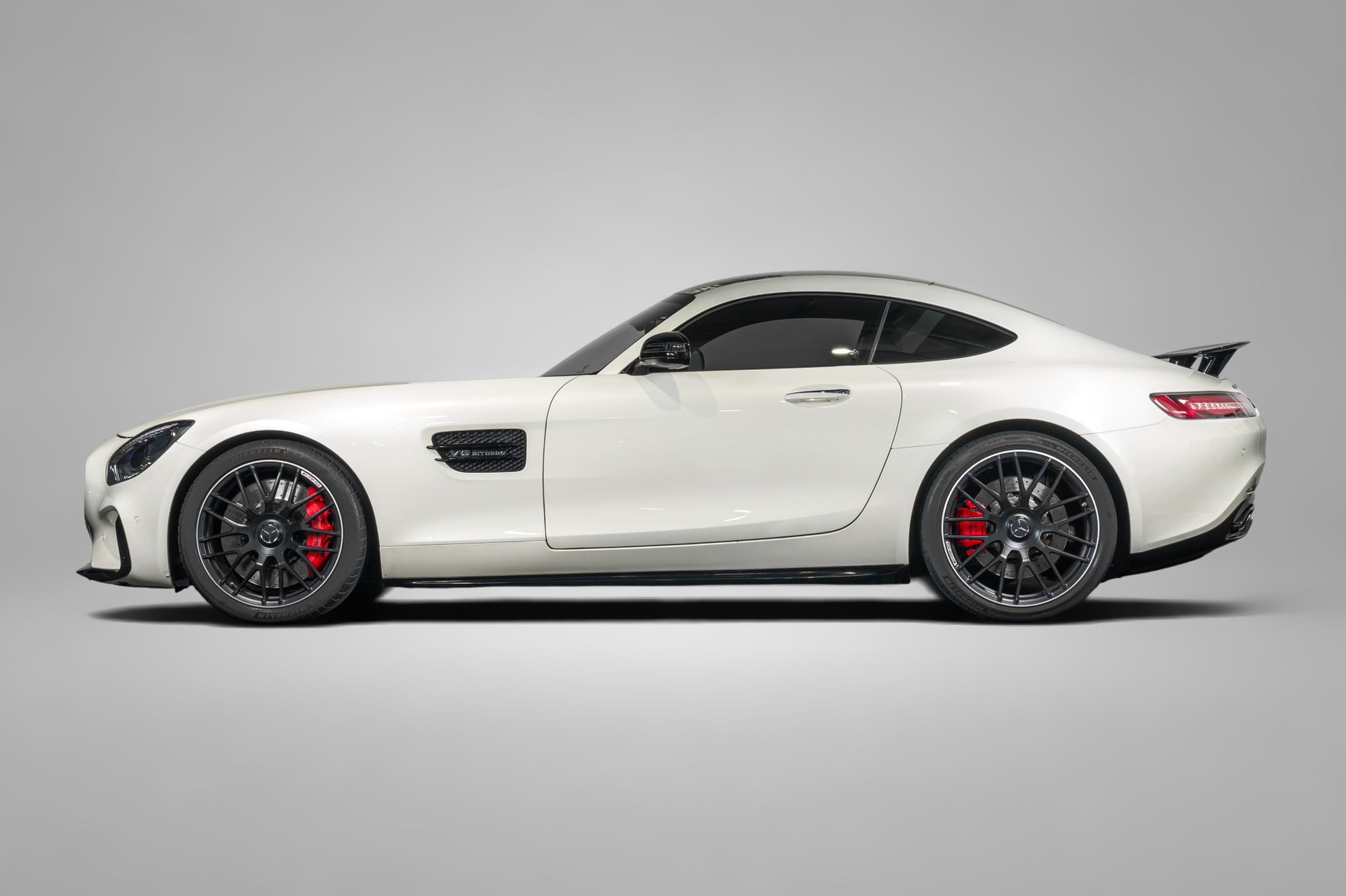 2017 Mercedes-Benz AMG GT photo 3
