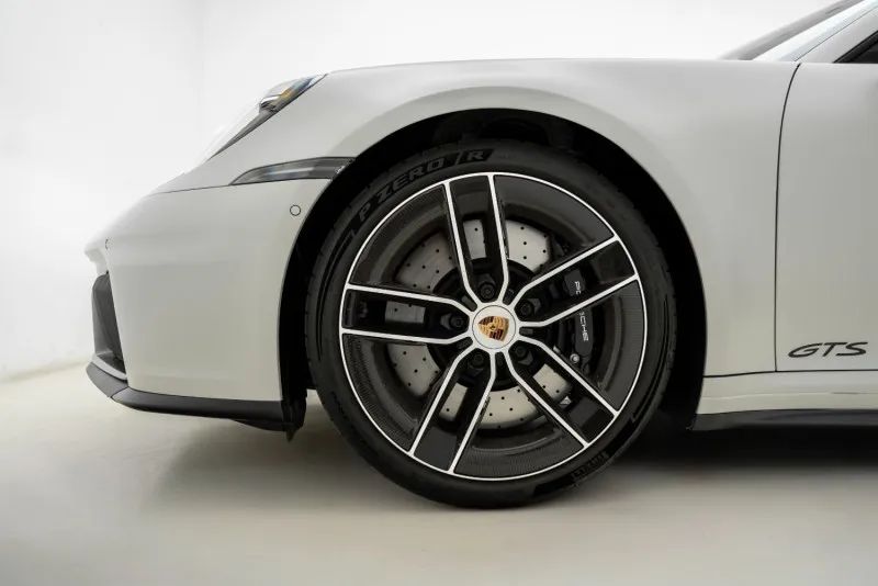 2025 Porsche 911 Carrera GTS photo 5
