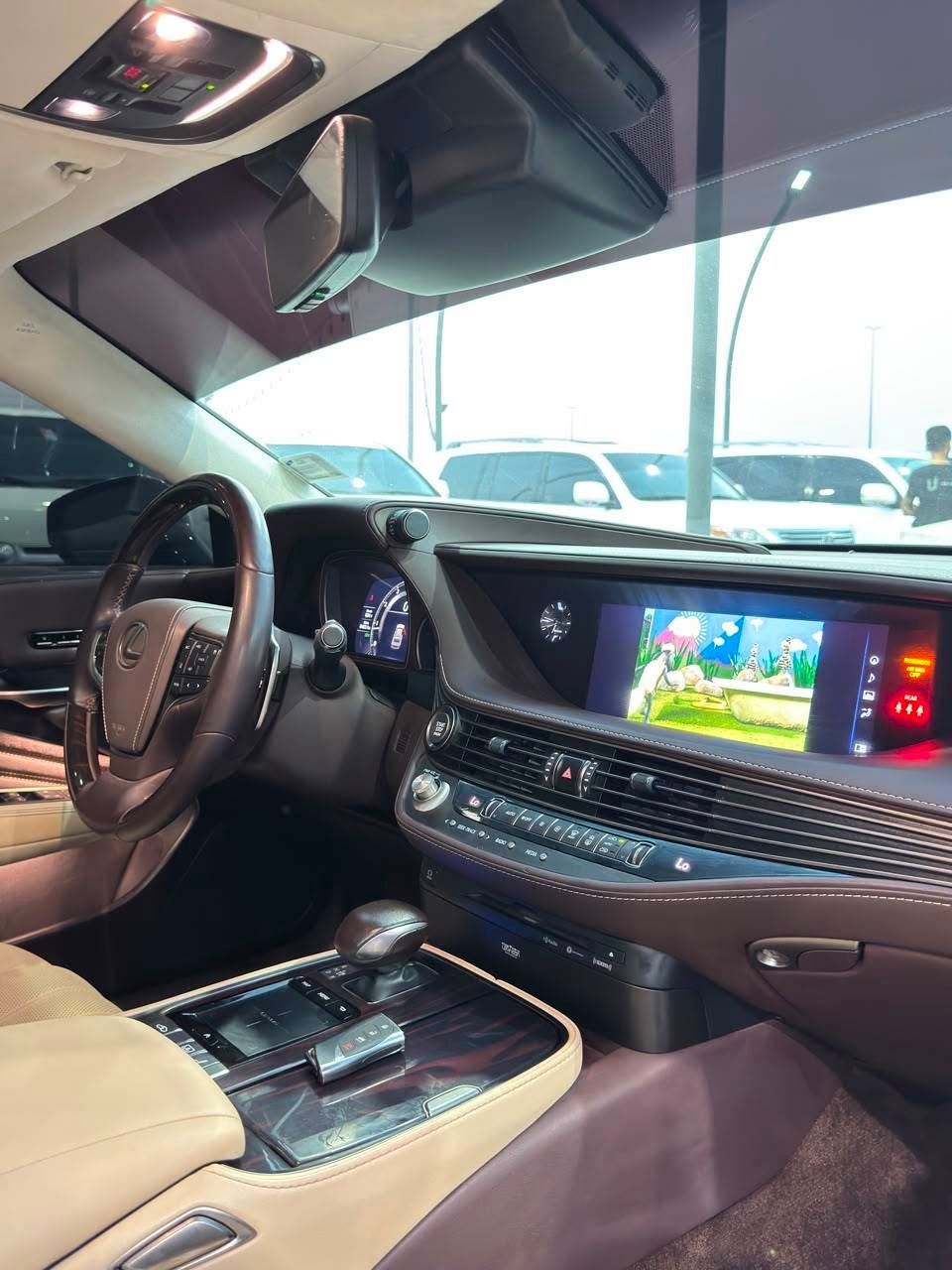 2018 Lexus LS photo 4
