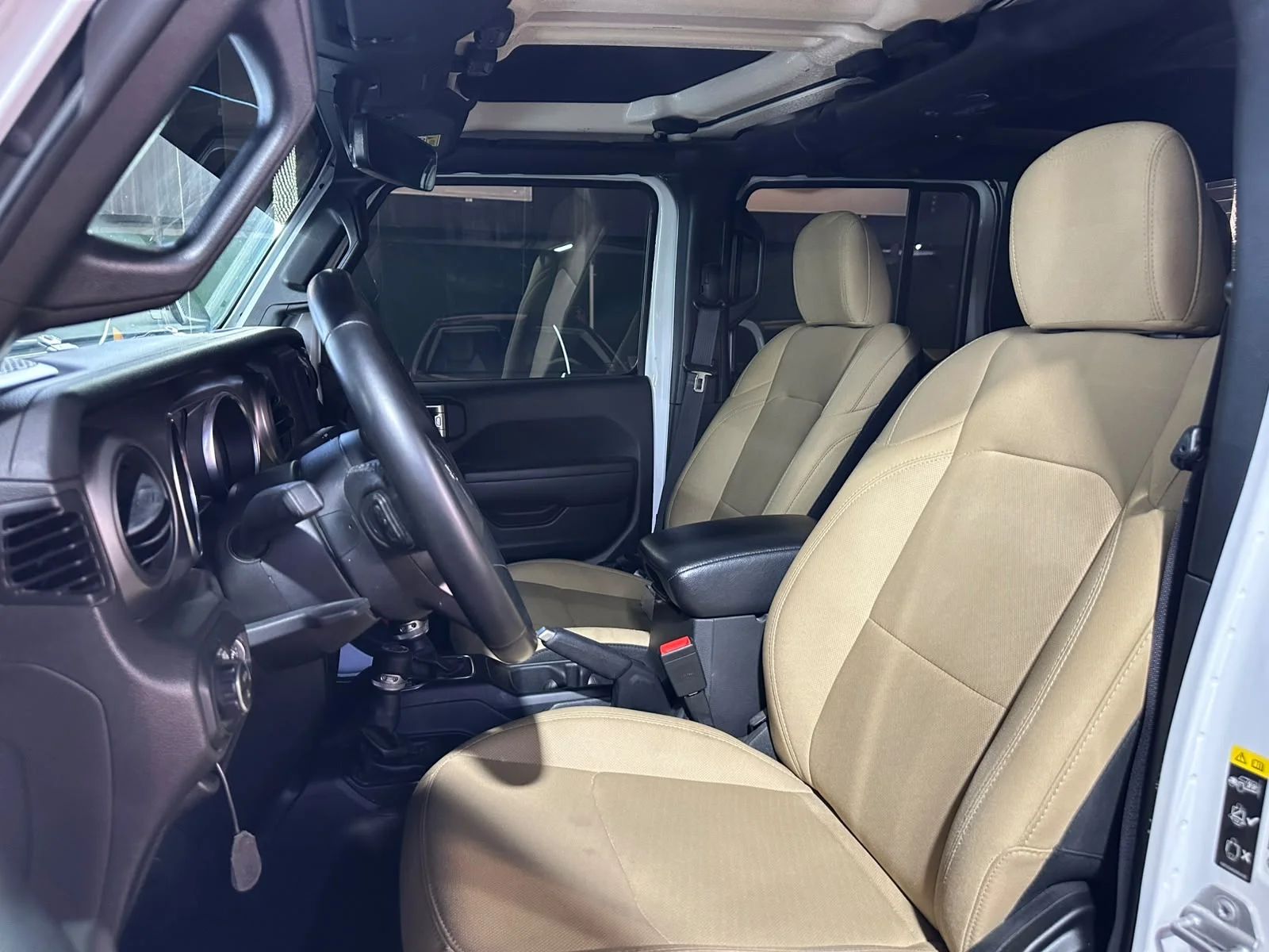 2022 Jeep Gladiator photo 2