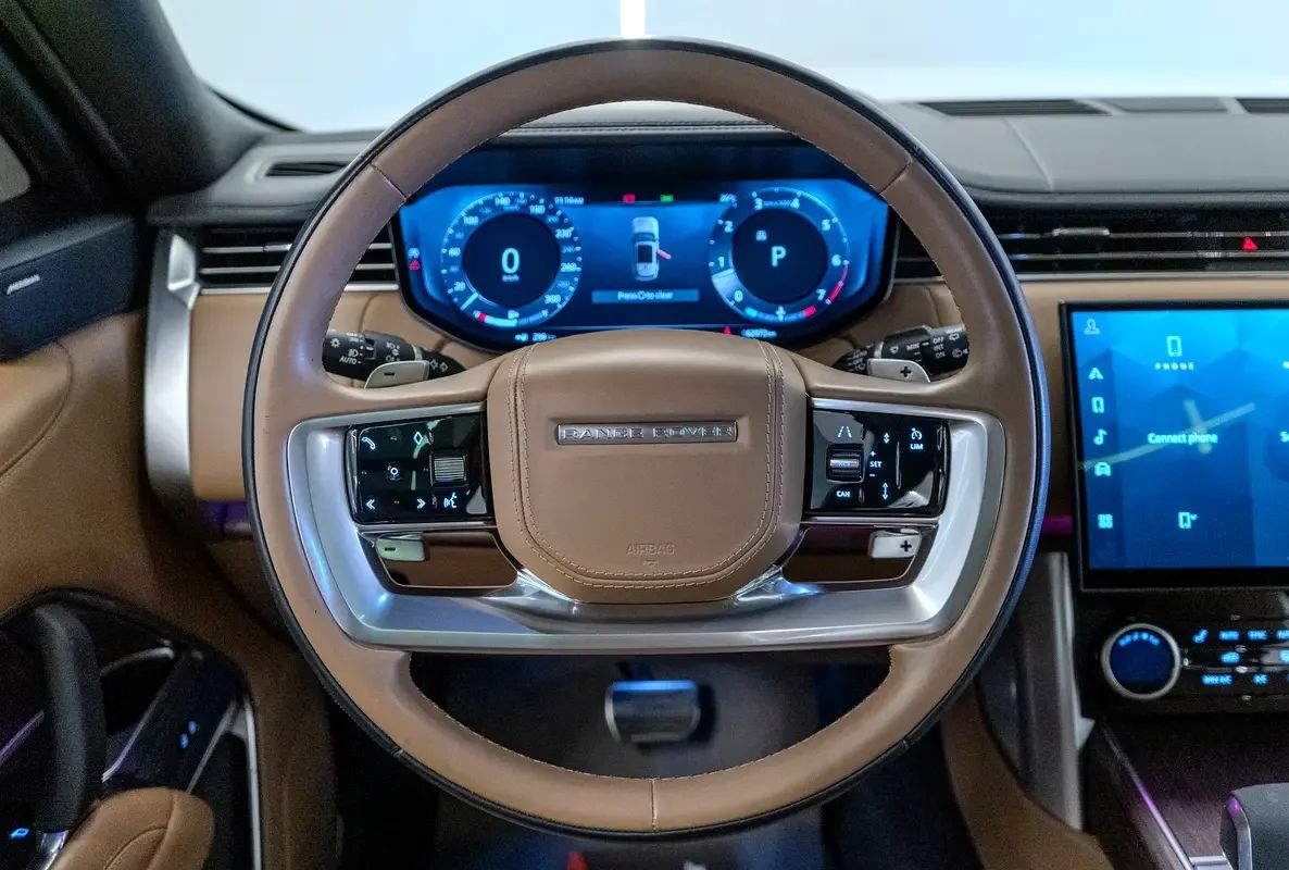 2023 Land Rover Range Rover HSE photo 3