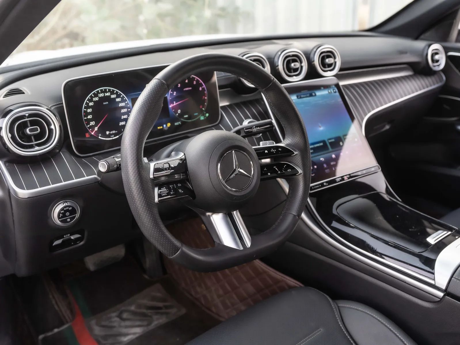 2023 Mercedes-Benz C-Class photo 3