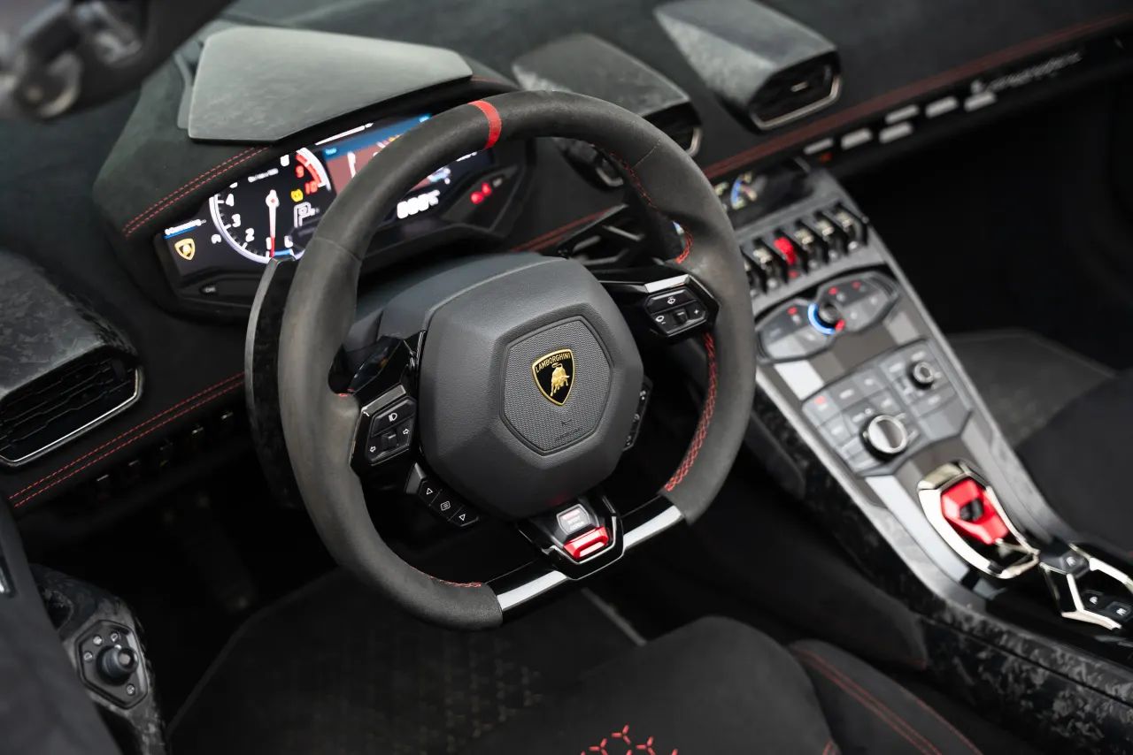 2019 Lamborghini Huracan photo 3