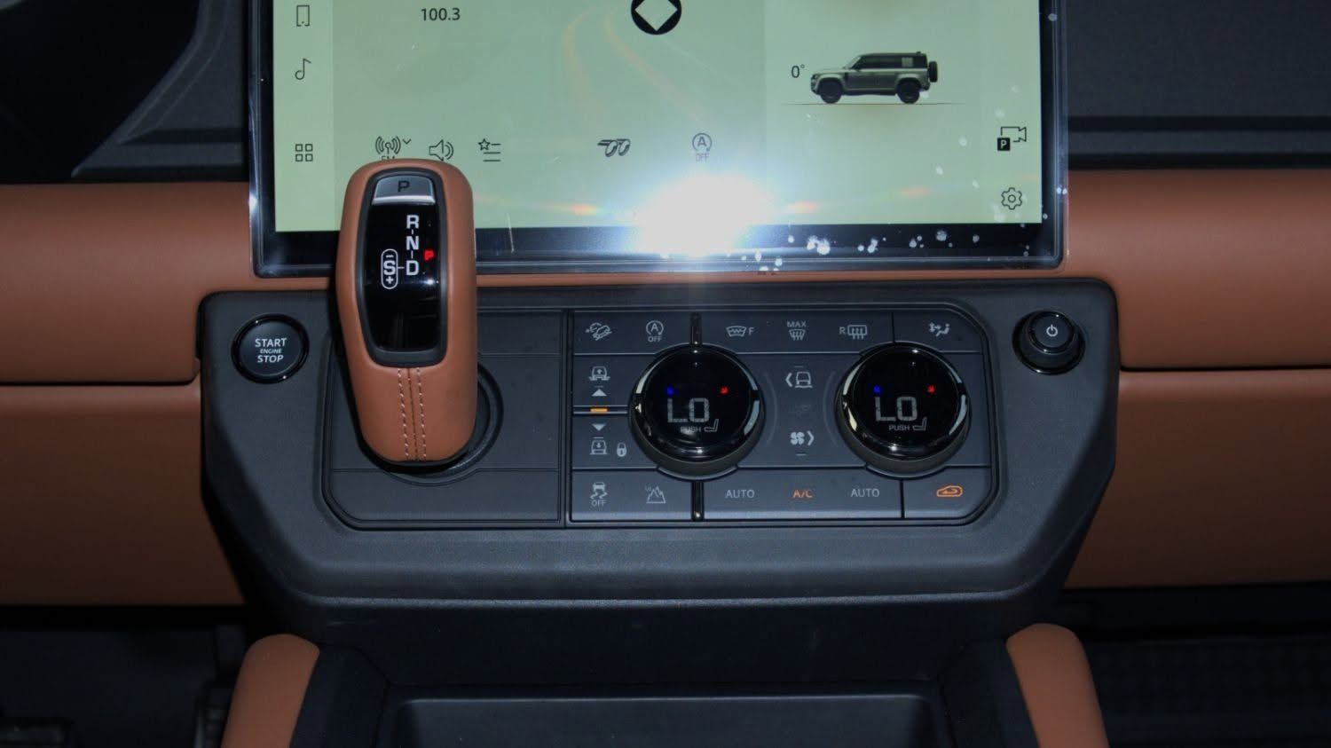 2026 Land Rover Defender 110 photo 5
