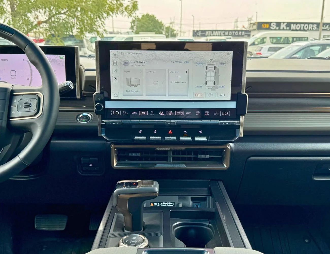 2024 GMC Hummer EV photo 4