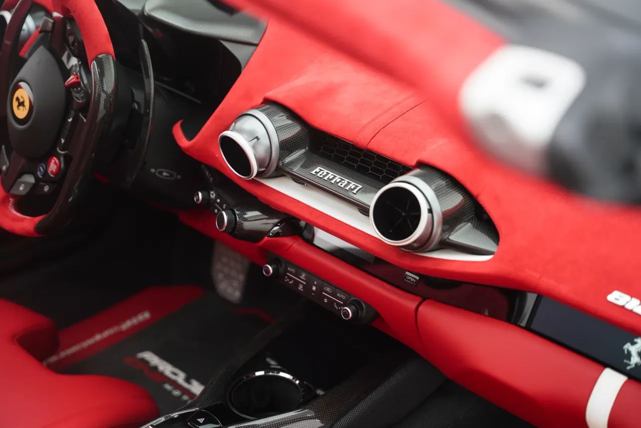 2024 Ferrari 812 GTS photo 4