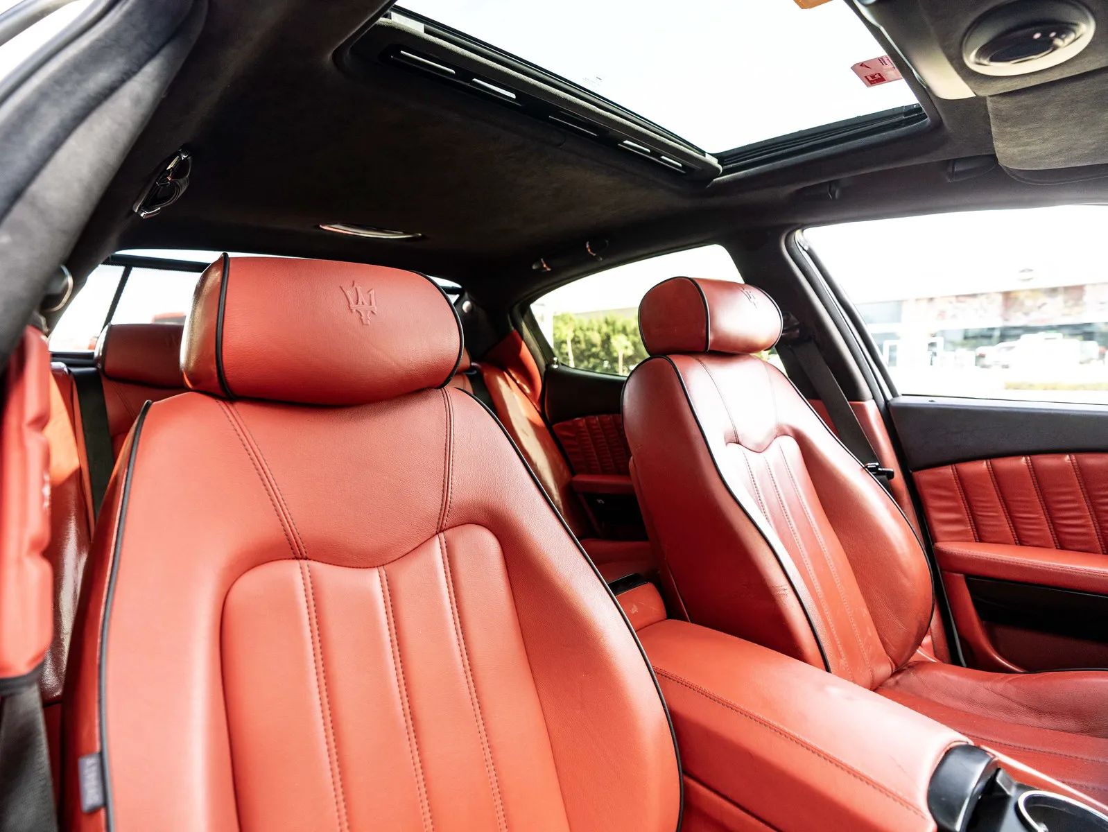 2010 Maserati Quattroporte photo 5