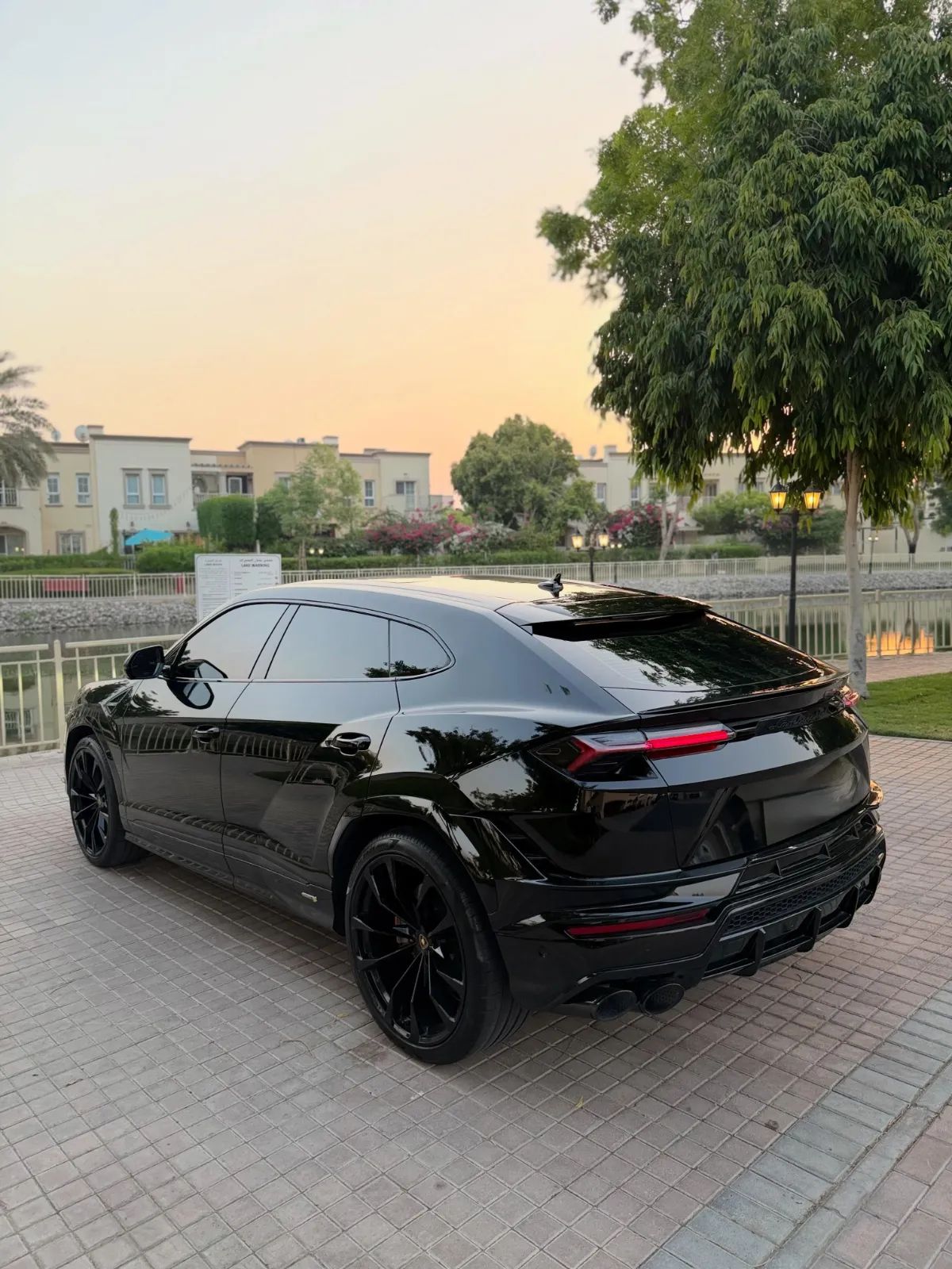 2023 Lamborghini Urus photo 5