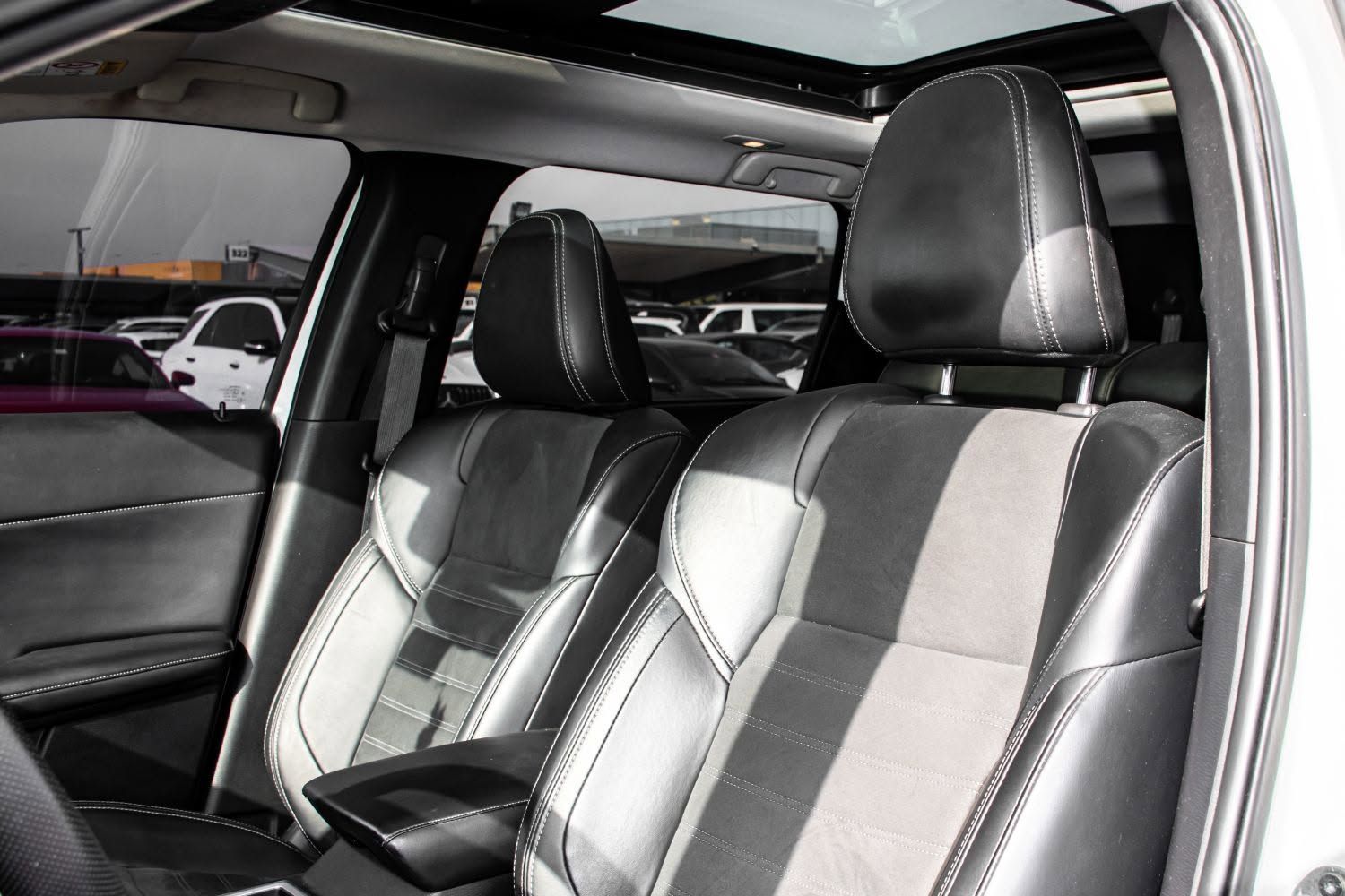 2024 Mitsubishi Outlander photo 5