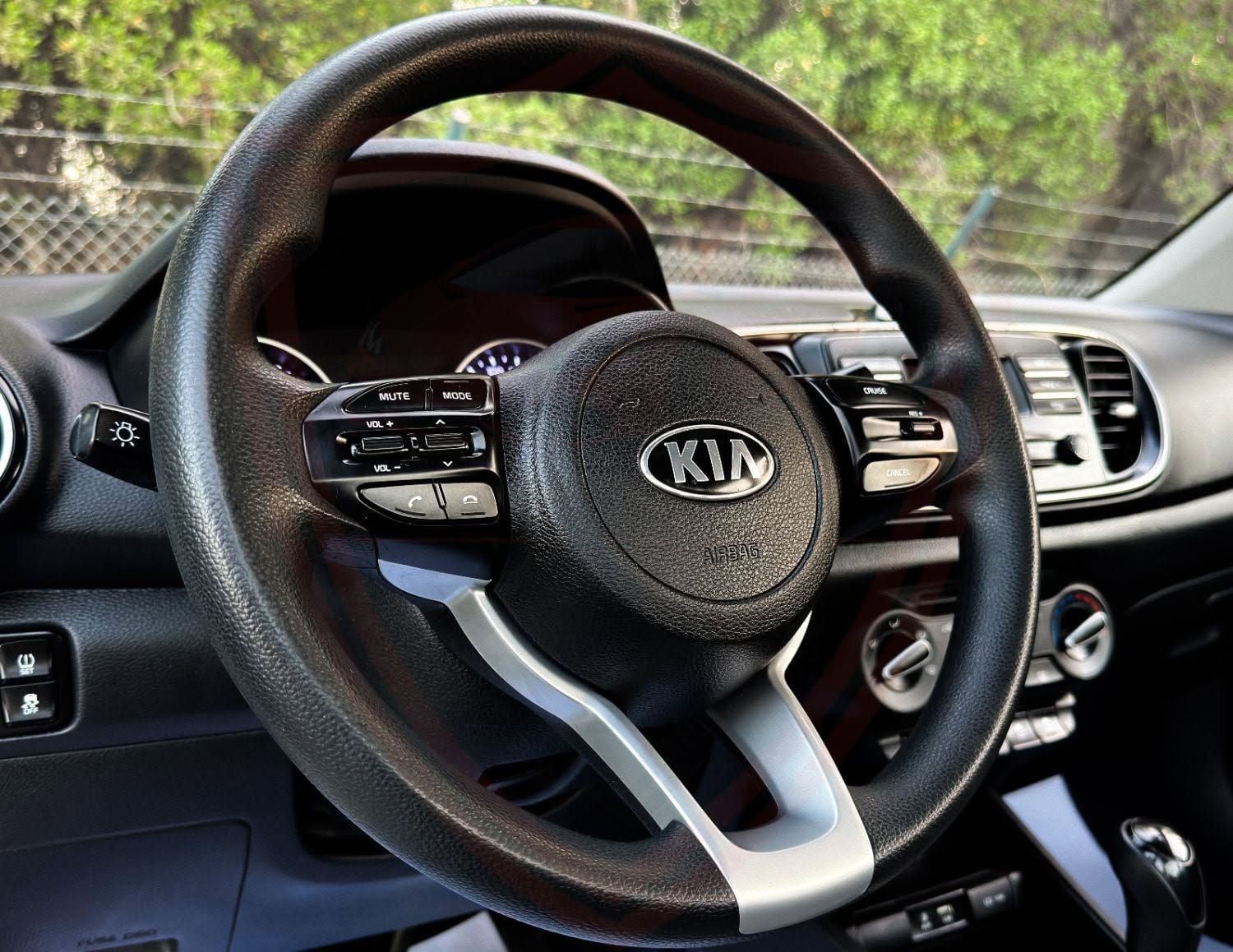 2021 Kia Pegas photo 4