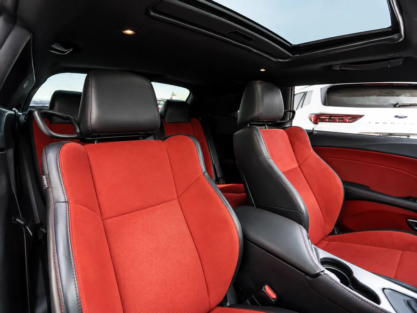 2019 Dodge Challenger photo 5