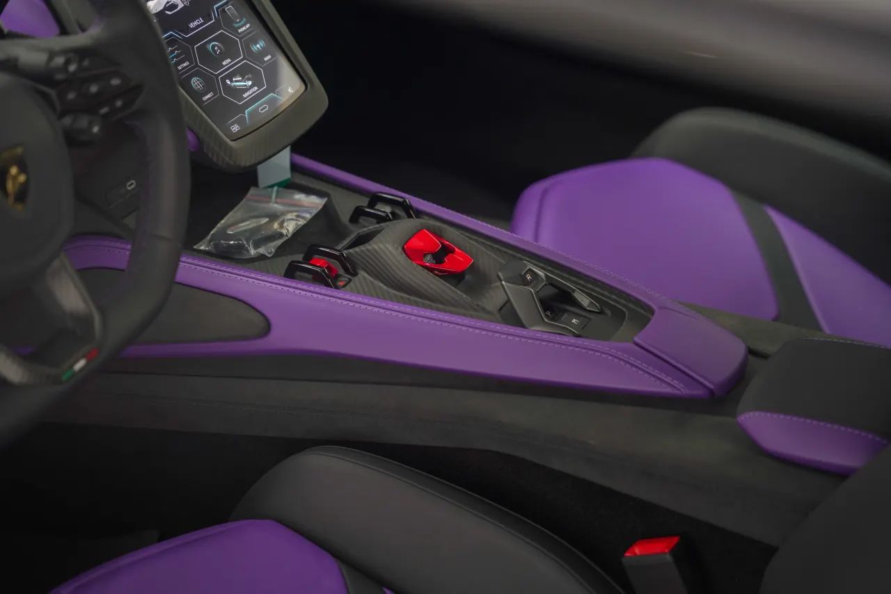 2025 Lamborghini Revuelto photo 4