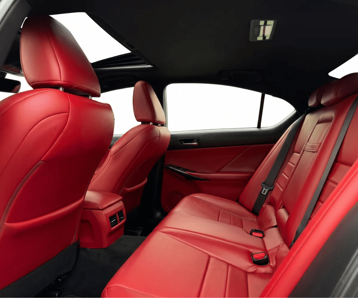 2022 Lexus IS350 photo 4