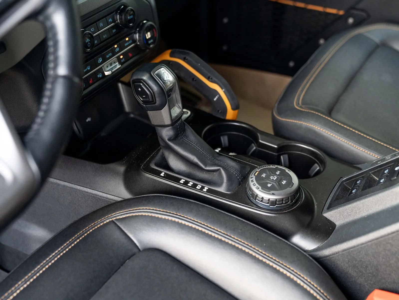 2022 Ford Bronco photo 3