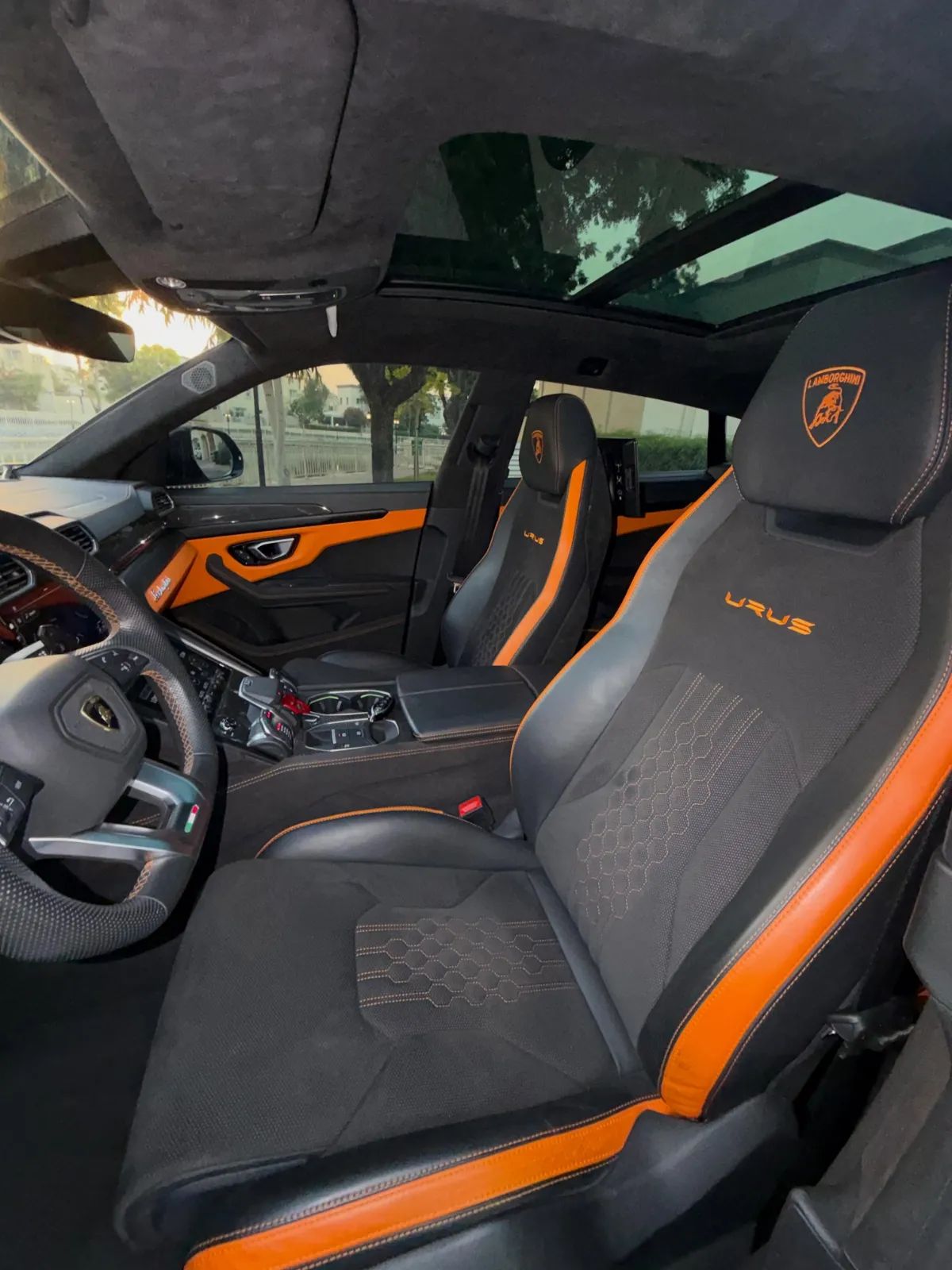 2023 Lamborghini Urus photo 3