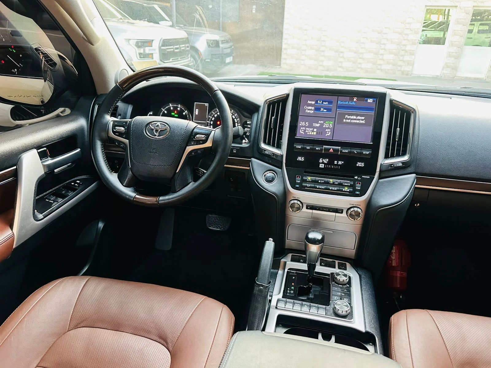 2021 Toyota Land Cruiser VXR photo 3