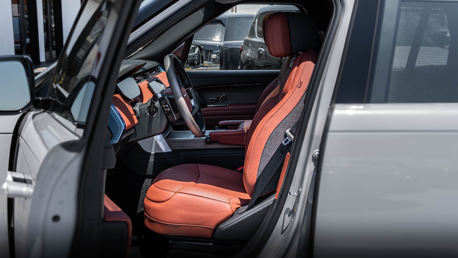 2026 Land Rover Range Rover photo 3