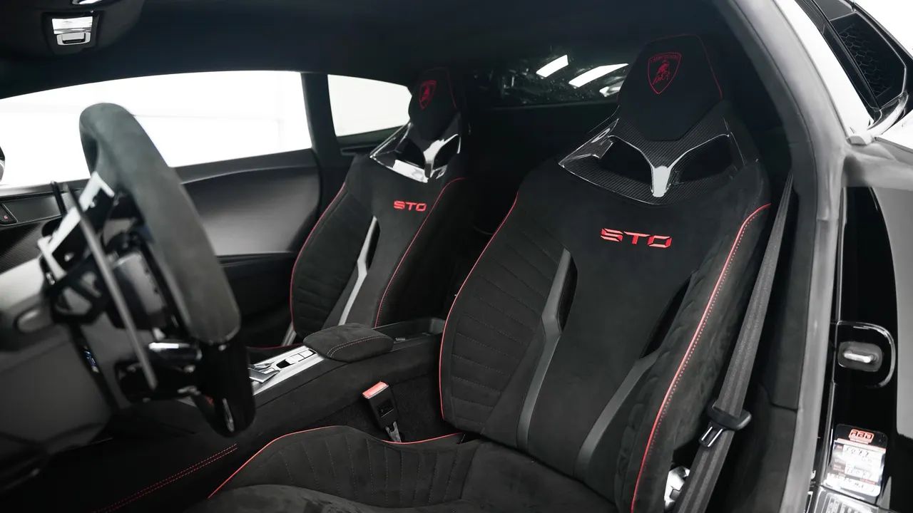 2021 Lamborghini Huracan photo 4