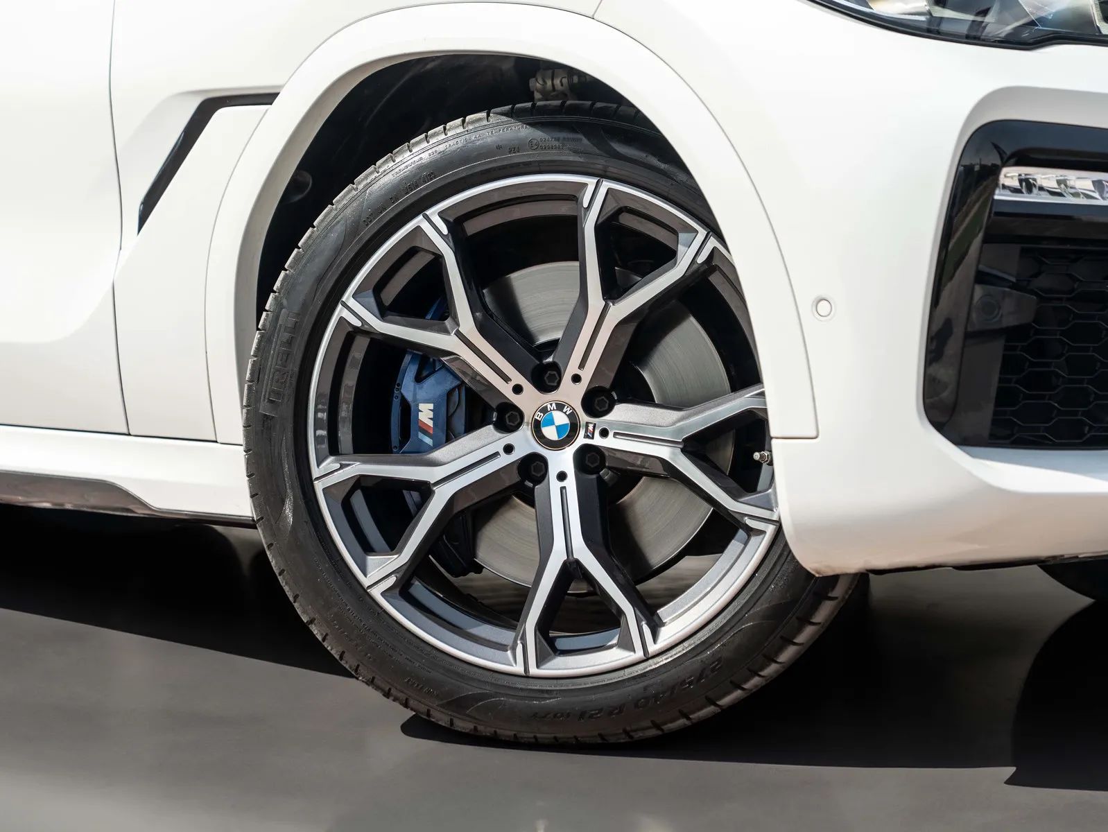 2020 BMW X6 photo 3
