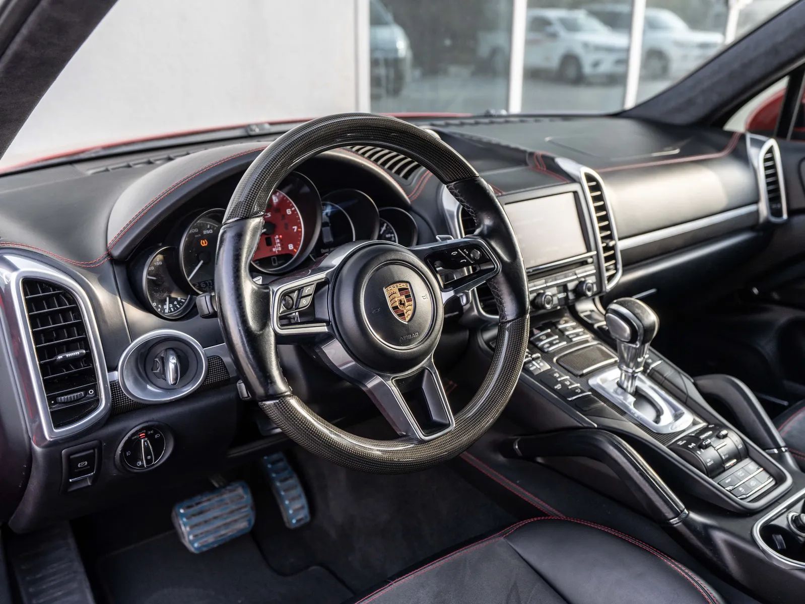 2016 Porsche Cayenne photo 3