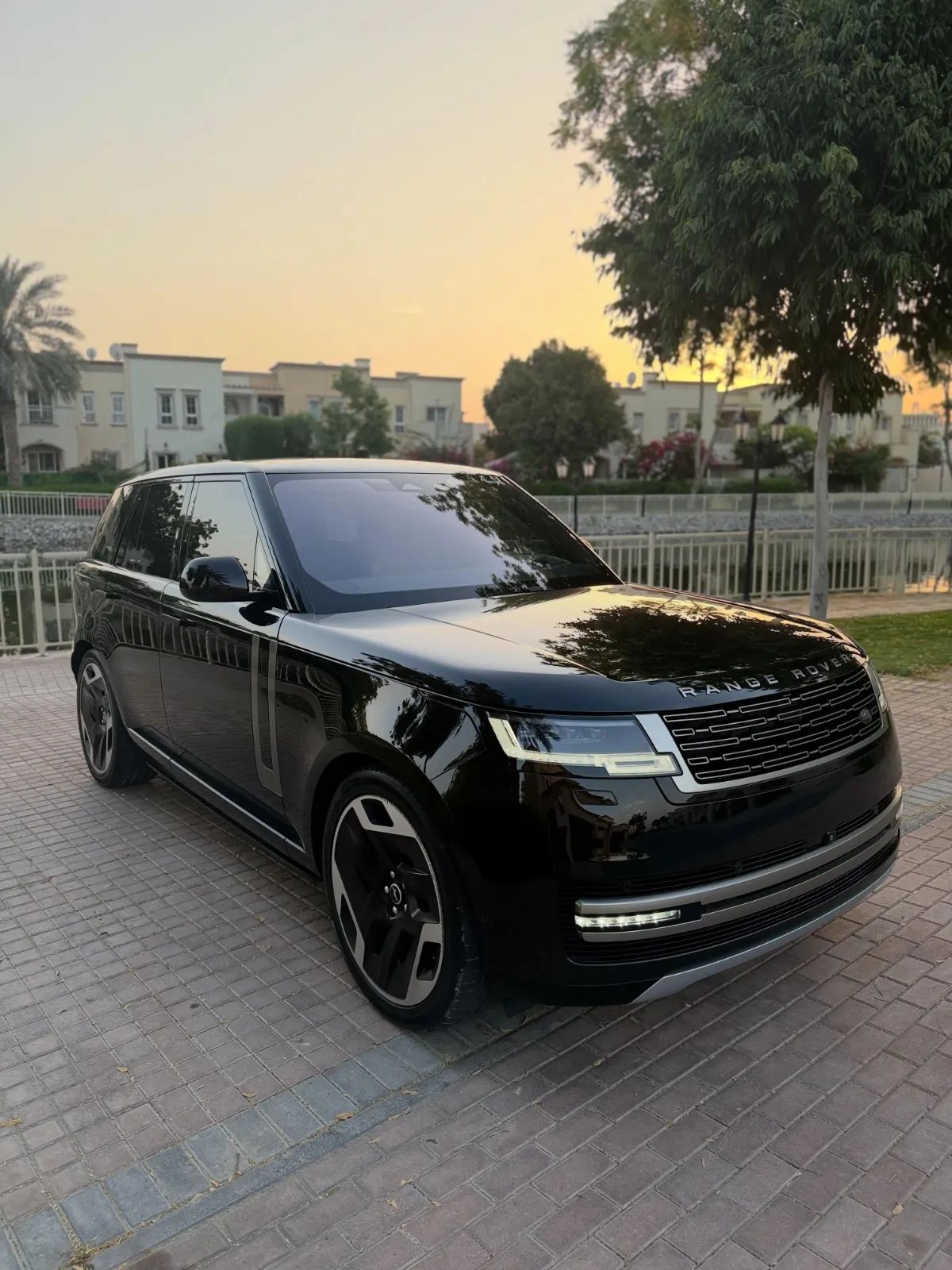 2023 Land Rover Range Rover Vogue photo 2