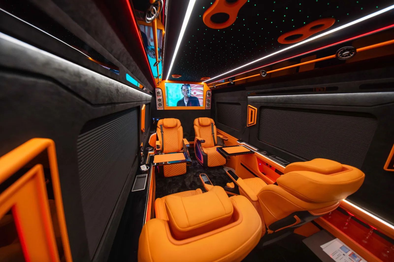 2026 Mercedes-Benz Sprinter photo 2