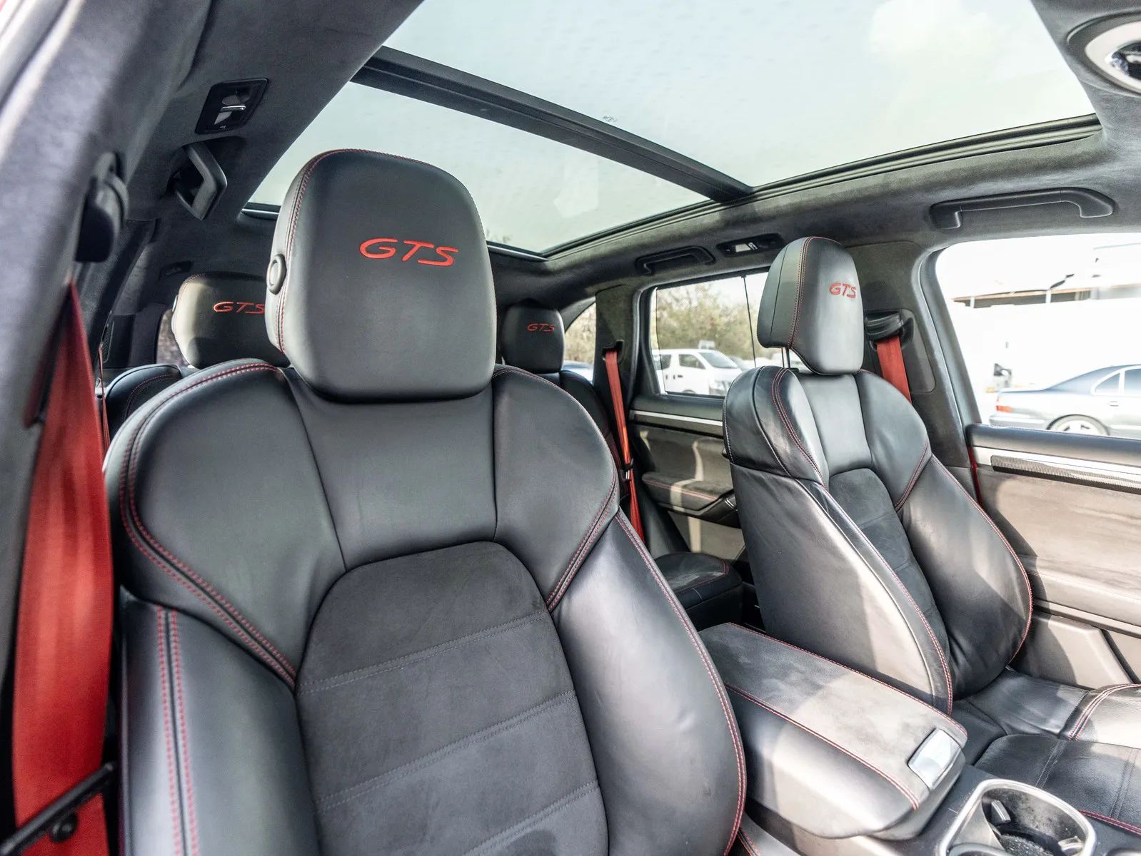 2016 Porsche Cayenne photo 4