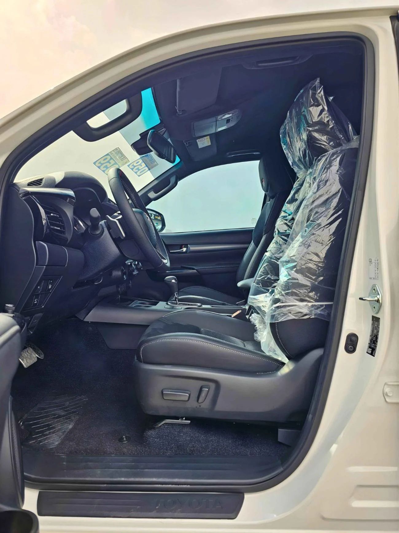 2026 Toyota Hilux photo 2