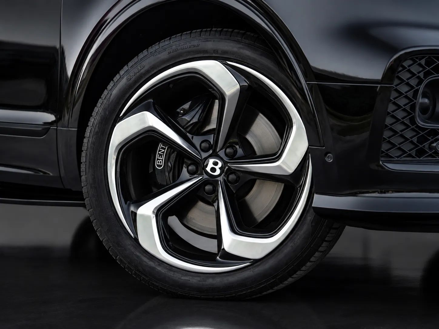 2022 Bentley Bentayga photo 5